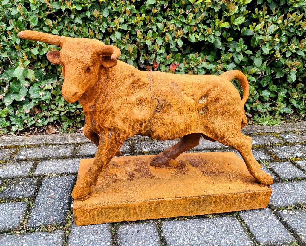 Supergave gietijzeren beeld van een stier., Tuin en Terras, Tuinbeelden, Ophalen, Nieuw, Metaal, Dierenbeeld