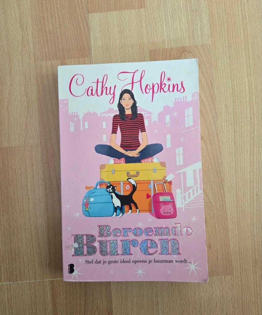 Beroemde buren - Cathy Hopkins (ZGAN), Boeken, Cathy Hopkins, Fictie algemeen, Ophalen of Verzenden, Zo goed als nieuw