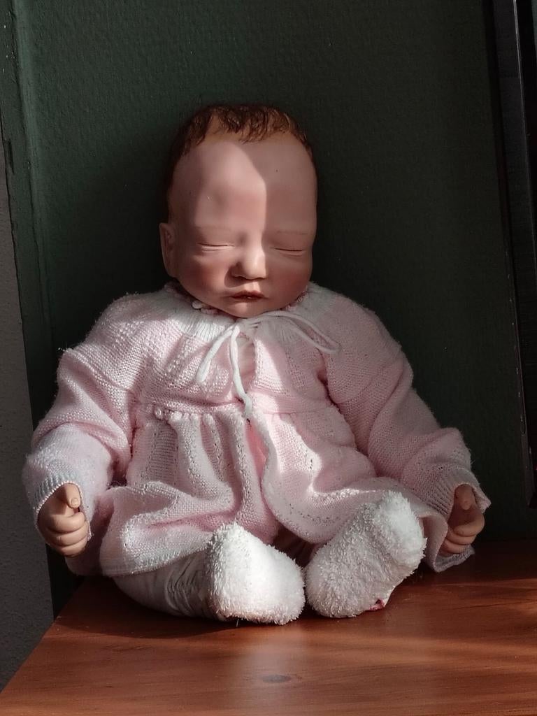 Realistische Newborn Babypop - Roze Gebreid Pakje, Kinderen en Baby's, Speelgoed | Poppen, Ophalen of Verzenden, Nieuw, Babypop