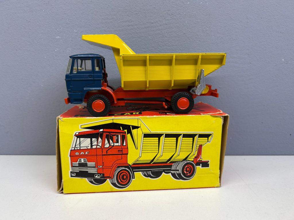 Lion toys car #56 Daf kiepauto kipper blauw geel NMIB, Ophalen of Verzenden, Zo goed als nieuw, Bus of Vrachtwagen, Lion Toys