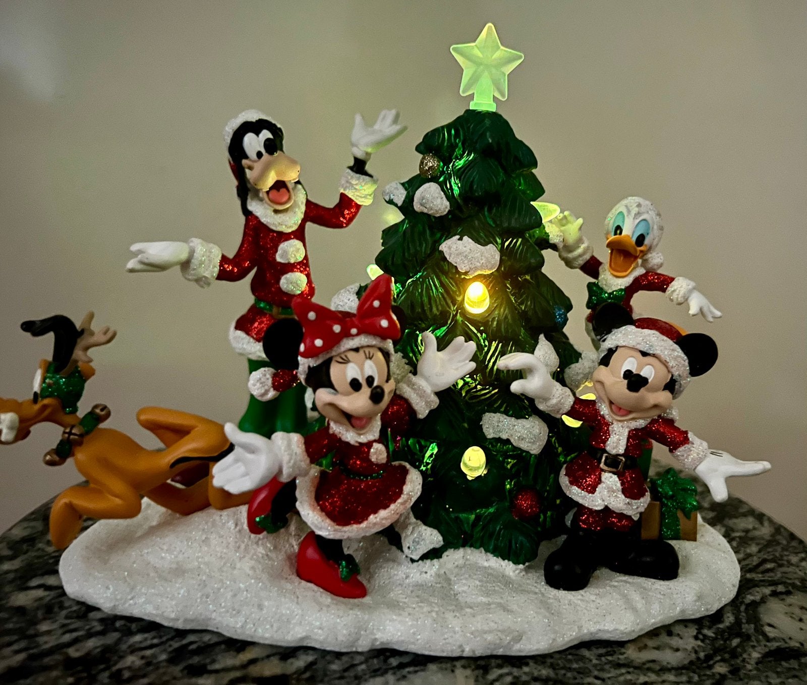 Disney Verlicht Kerstbeeldje (Mickey, Minnie, Goofy & Pluto), Ophalen of Verzenden, Zo goed als nieuw