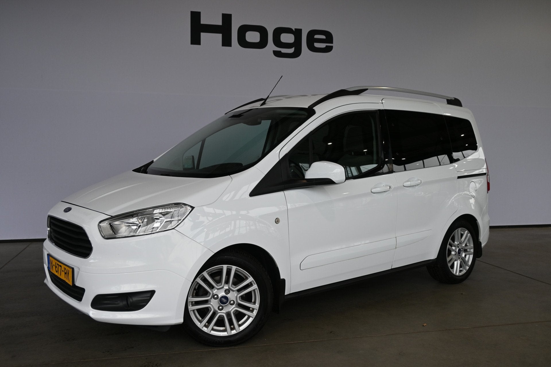 Ford Tourneo Courier 1.0 Titanium Clima Navigatie 2x Schuifd, Auto's, Ford, Voorwielaandrijving, Gebruikt, Met garantie (alle)