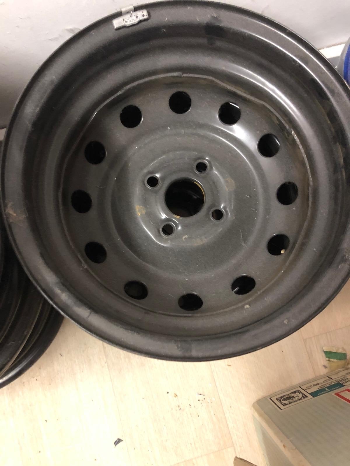 Stalen velgen met wieldoppen voor Kia Picanto 2014, Auto diversen, Ophalen, Gebruikt