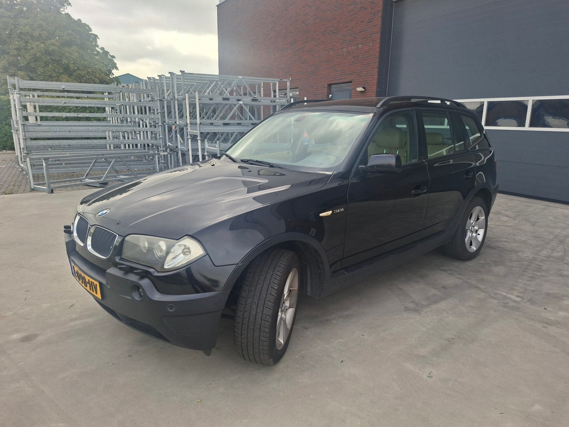 Foto 2 van BMW X3 3.0i Automaat Leer schuifdak