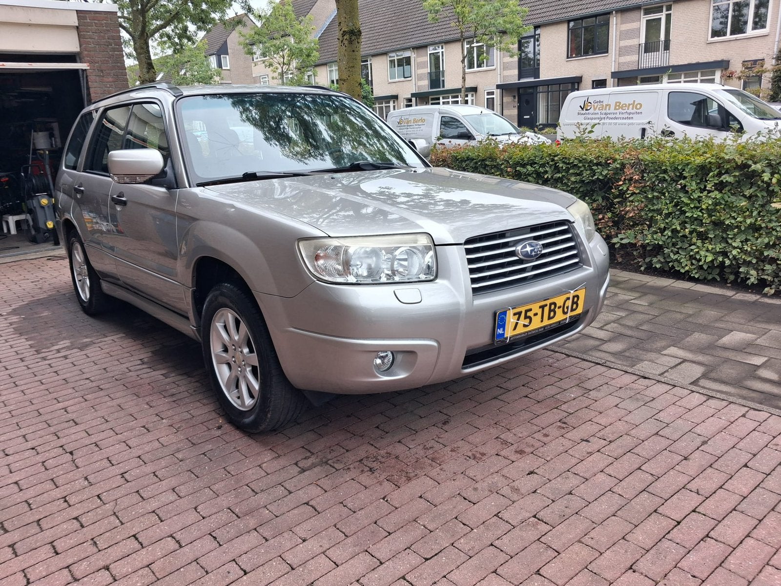 Subaru Forester 2.0 116KW AWD 2006 Grijs, Auto's, 1994 cc, Metallic lak, 4 cilinders, Vierwielaandrijving