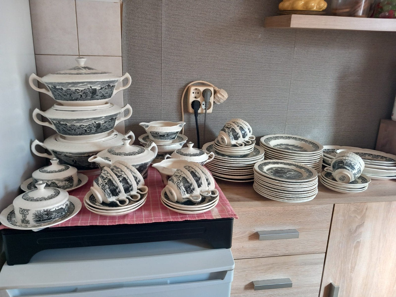 12 delig Boerenhoeve servies van Société Céramique Maestrich, Antiek en Kunst, Ophalen