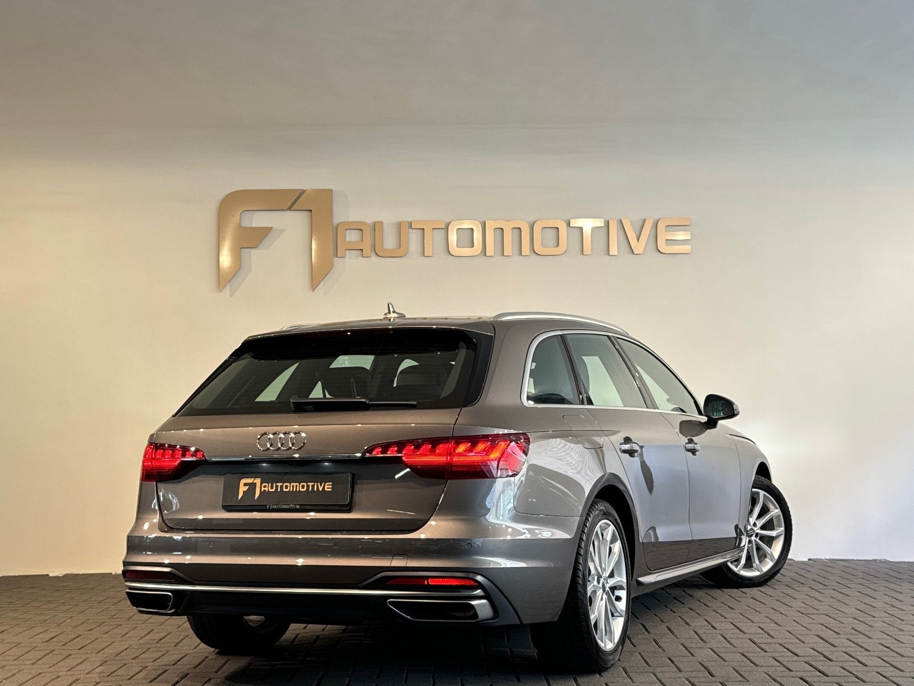 Audi A4 Avant 35 TFSI Launch edition Sport Memory|Leer|CarPl, Gebruikt, 4 cilinders, A4, Leder