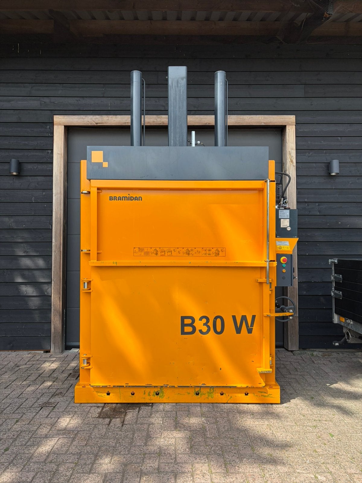 Bramidan B30 Wide | Balenpers | Papierpers | Kartonpers, Doe-het-zelf en Verbouw, Gereedschap | Overige machines, Ophalen of Verzenden