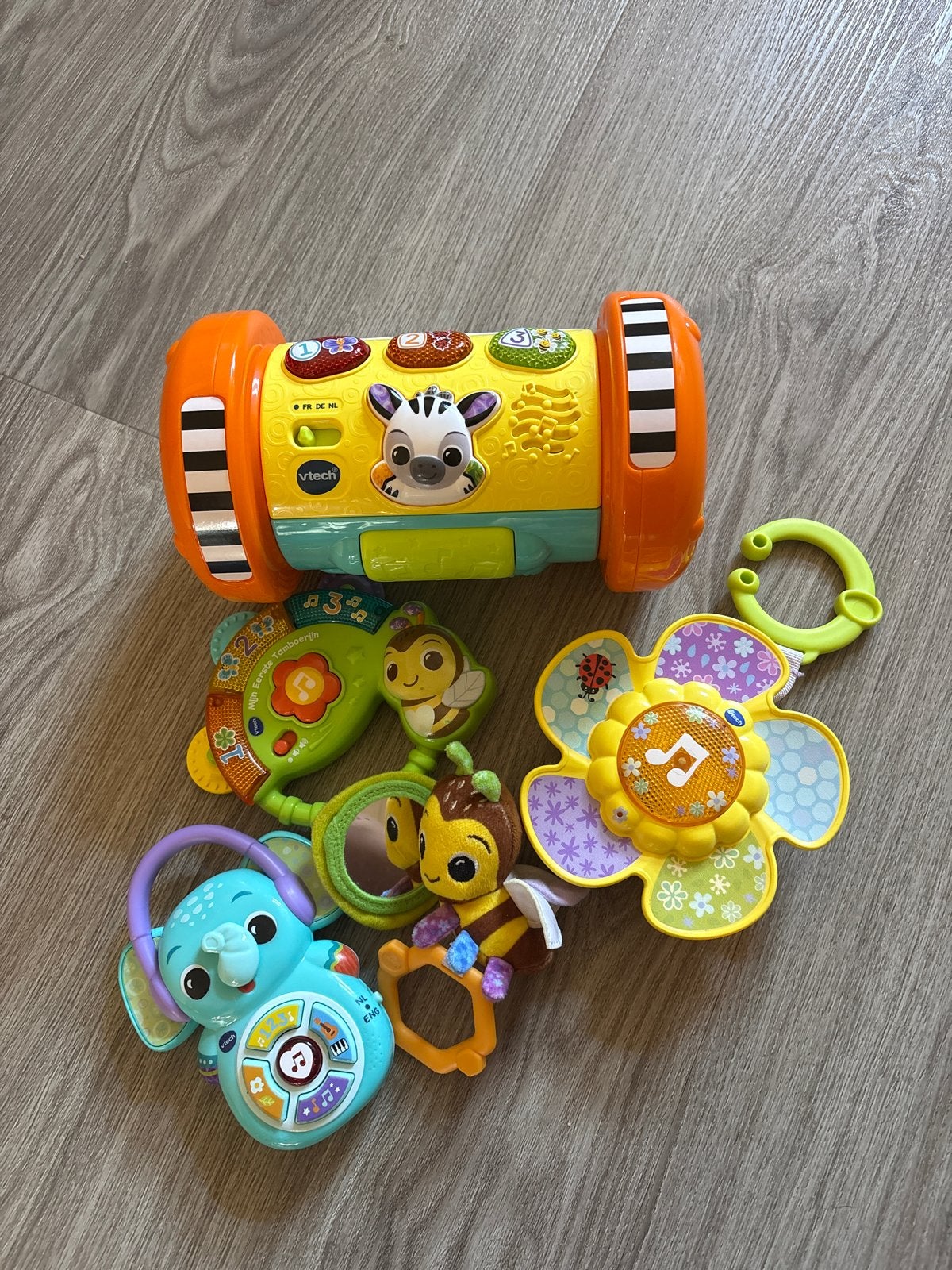 VTech Baby Speelgoed Set: Rammelaar, Mobiel & Rol, Ophalen of Verzenden, Zo goed als nieuw, Rammelaar, Met licht