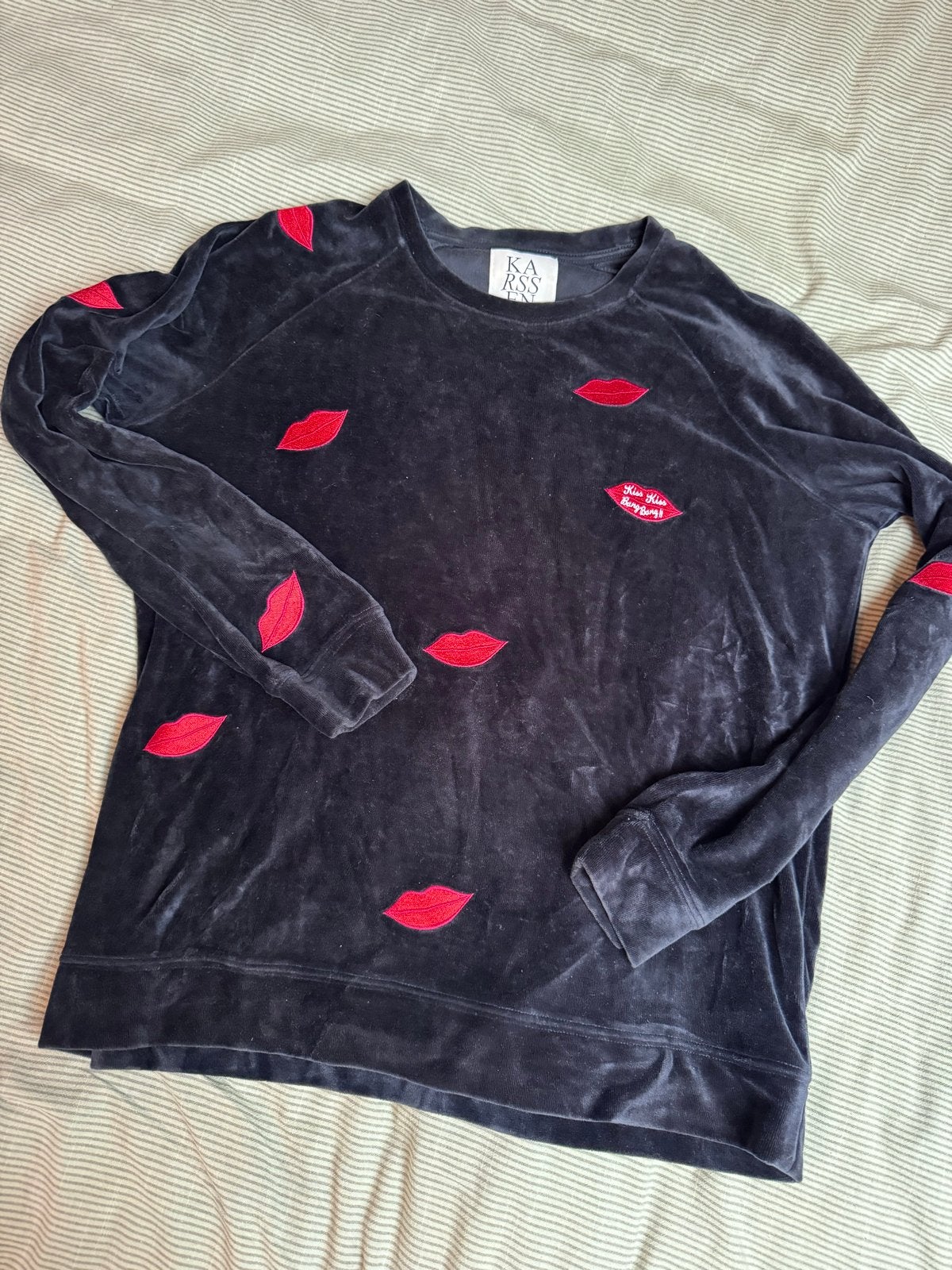 Zoe Karssen donkerblauwe sweater met rode lippen, maat M, Ophalen of Verzenden, Zo goed als nieuw, Maat 38/40 (M), Blauw