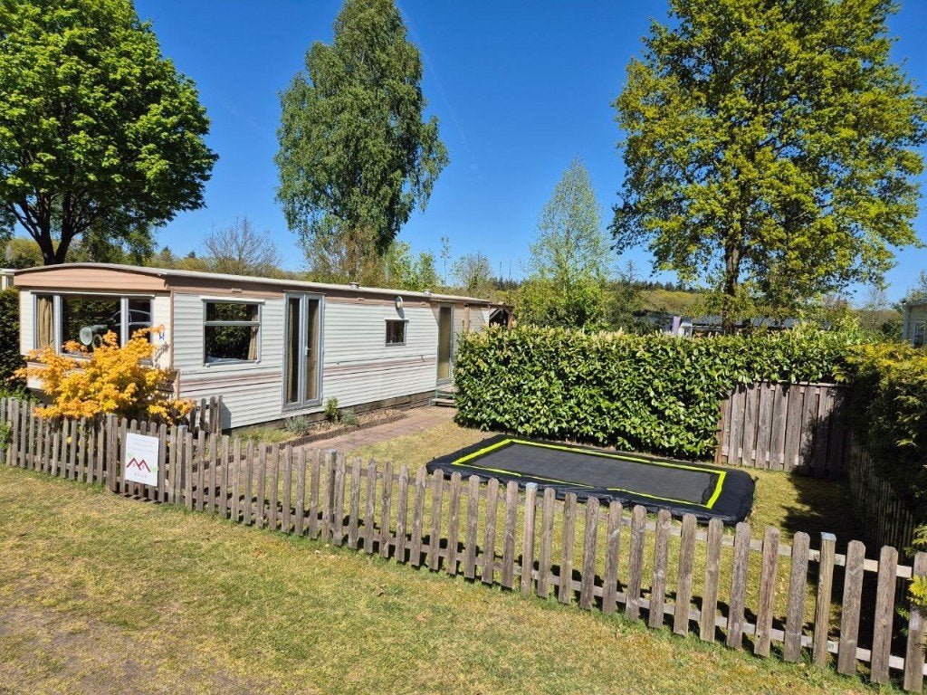 Stacaravan te koop op rustige camping – Camping De Klimberg, Caravans en Kamperen, Stacaravans, Tot en met 5