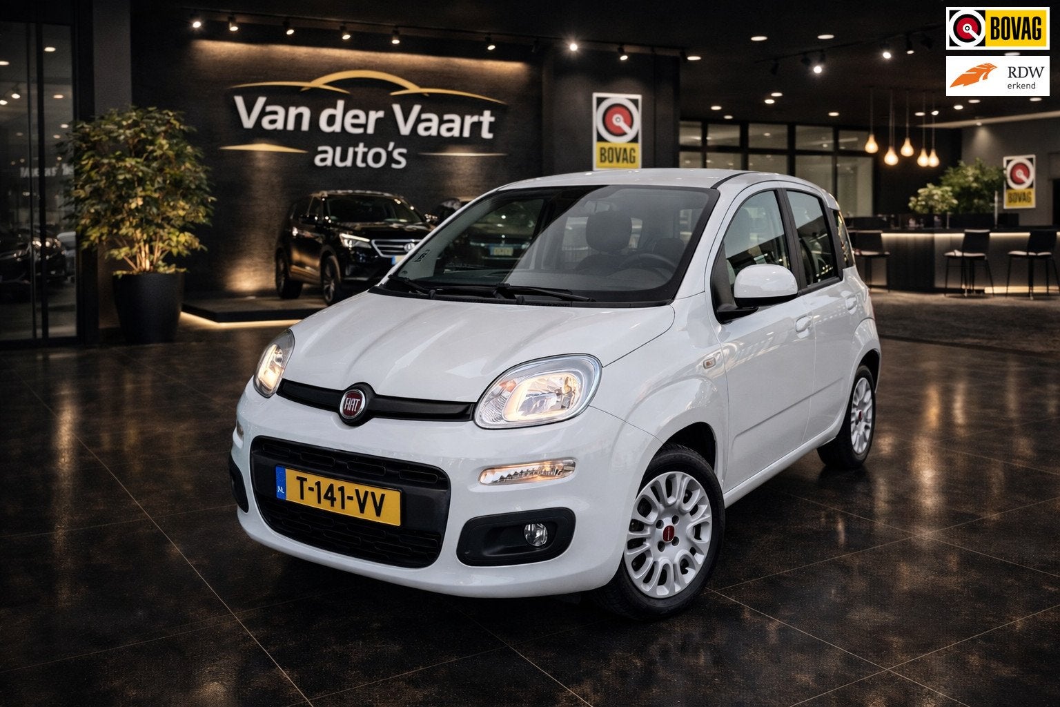 Fiat PANDA 1.2 Lounge AIRCO HOGE INSTAP, Auto's, Dealer onderhouden, 4 stoelen, Wit, Bedrijf