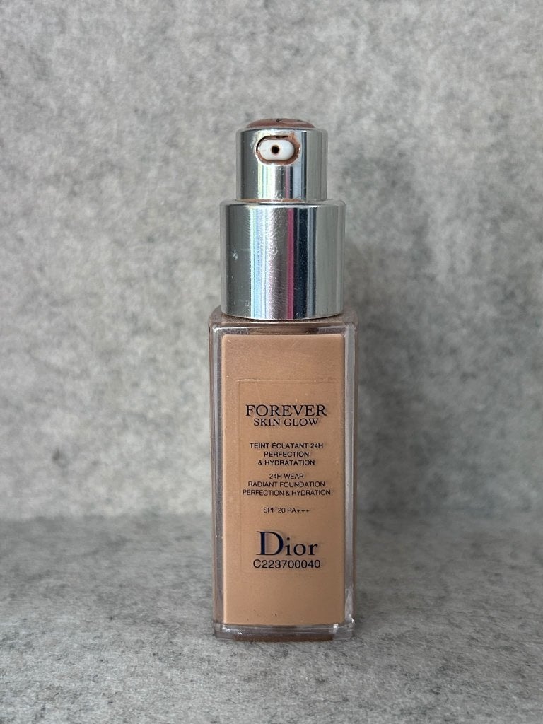 Dior Forever Skin Glow Foundation 4N, Gebruikt, Gehele gezicht, Beige, Ophalen of Verzenden