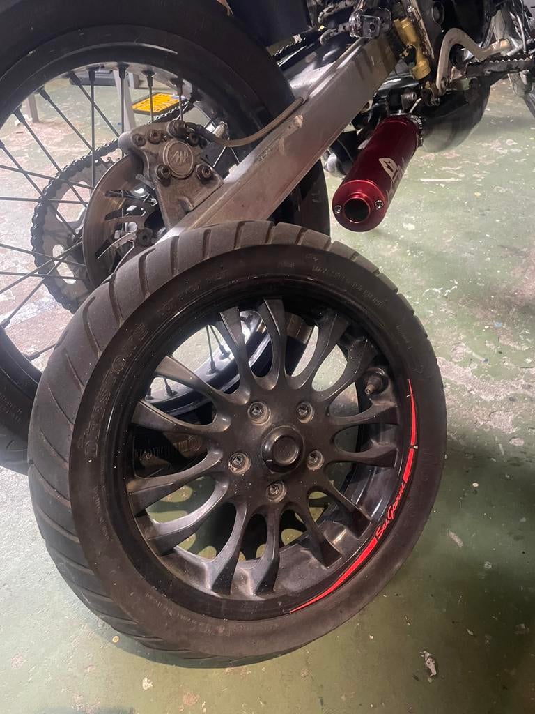 Vespa sprint voorvelg 12inch, Ophalen, Zo goed als nieuw
