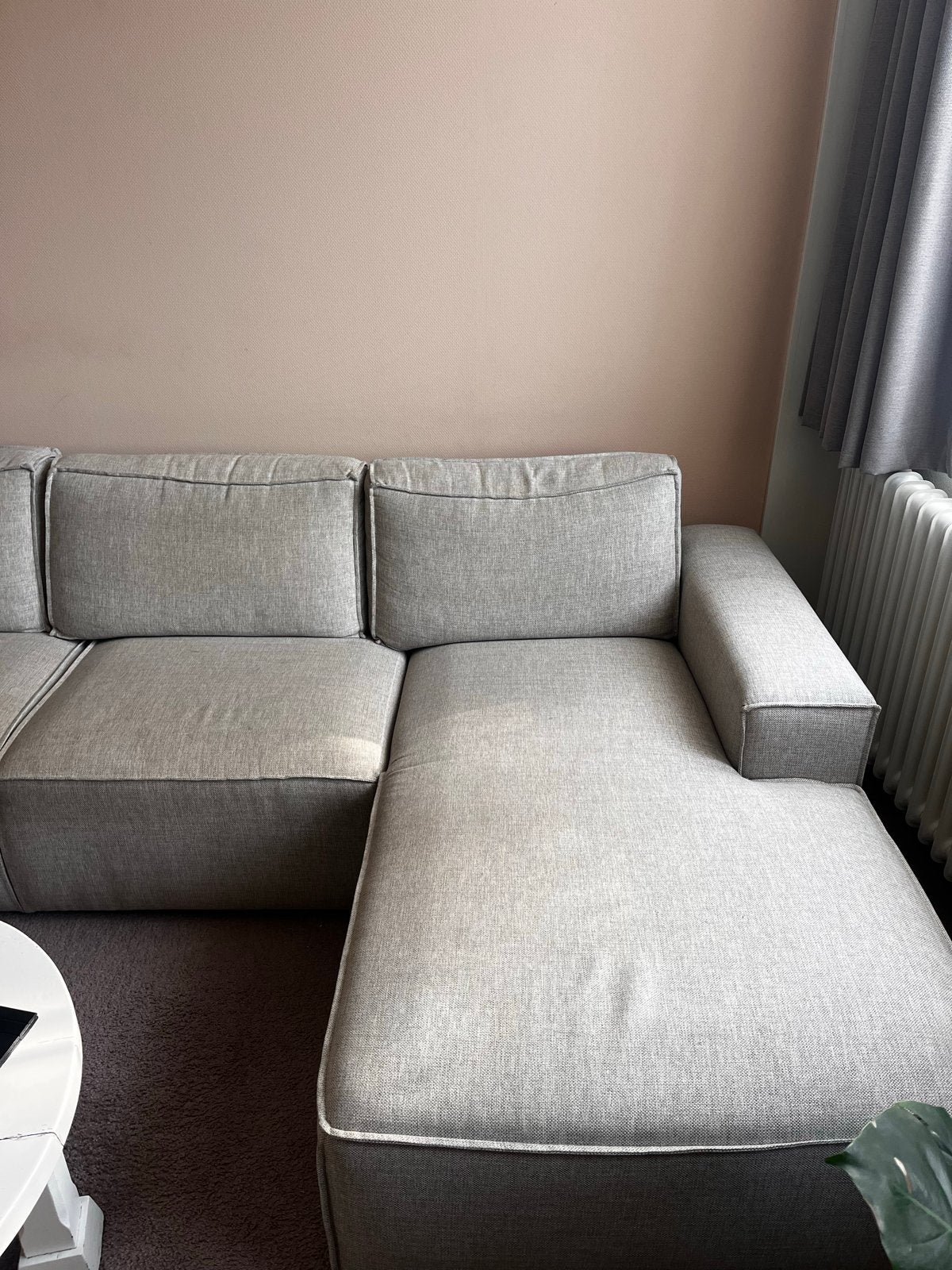 Beige Hoekbank met Loungegedeelte - Goede Staat, Huis en Inrichting, Banken | Bankstellen, 250 tot 300 cm, Gebruikt, Hoekbank