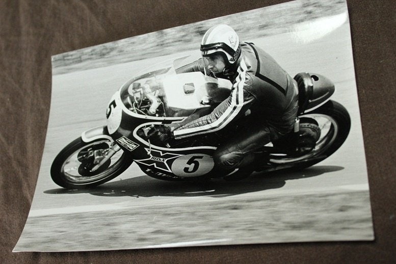 Foto Ron Chandler op Kawasaki ?? racer  TT Assen, Ophalen of Verzenden, Gelezen