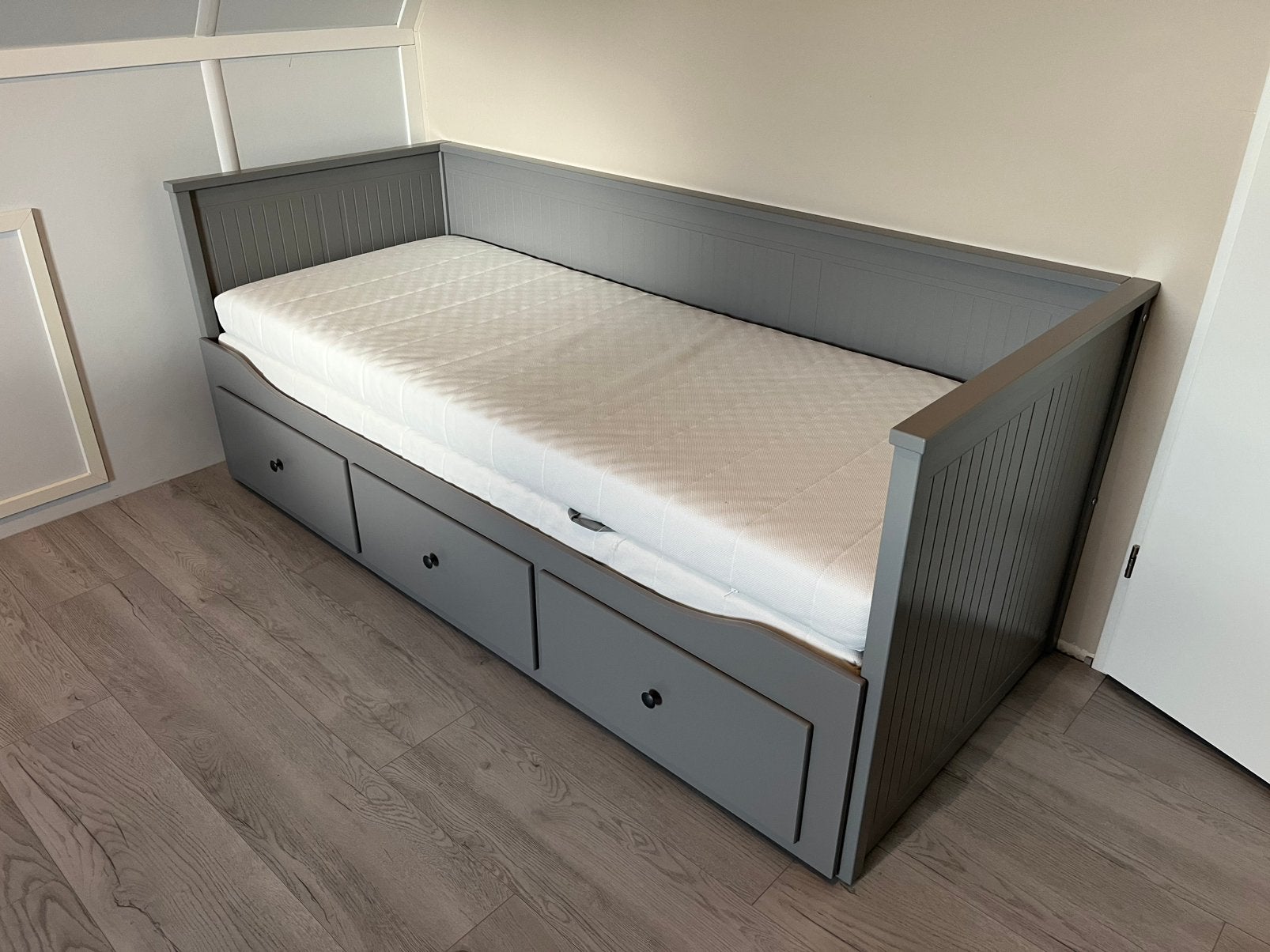 Hemnes bedbank met 3 lades/ 2 matrassen grijs/Åfjäll 80x200, Huis en Inrichting, Slaapkamer | Slaapbanken, Ophalen of Verzenden