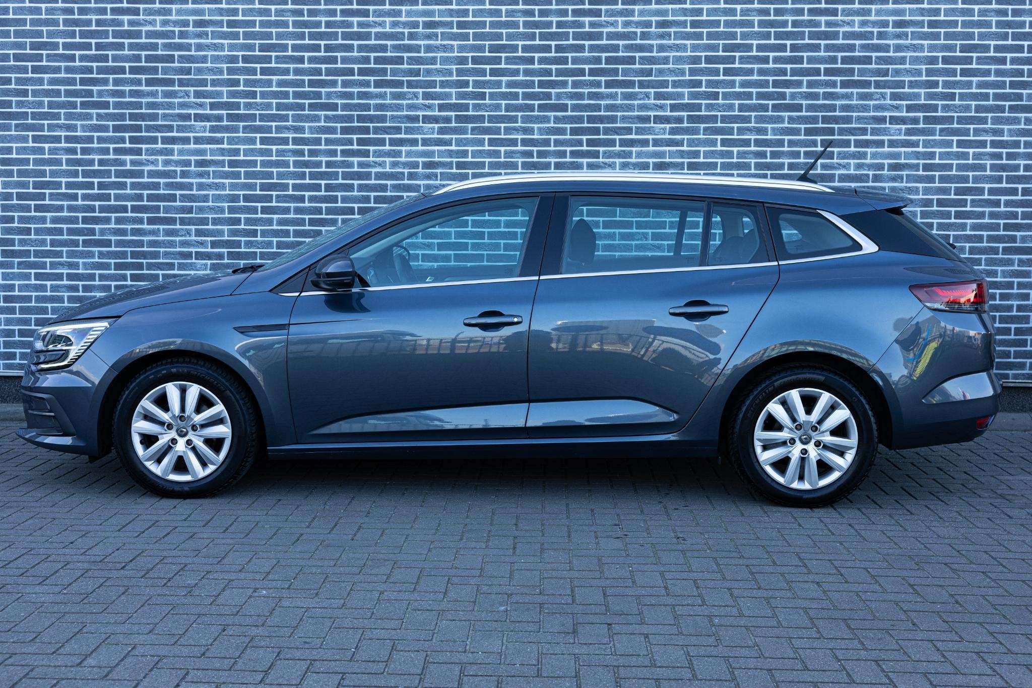 Renault Mégane Estate 1.3 TCe 140 EDC Business Zen | Trekha, Auto's, Dealer onderhouden, Stof, Gebruikt, 4 cilinders