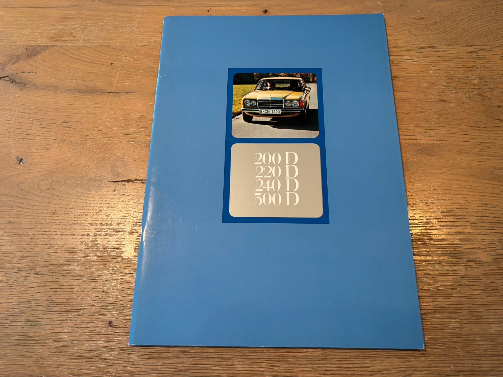 Folder Mercedes-Benz W123 1976 (200D, 240D, 300D), Ophalen of Verzenden, Mercedes