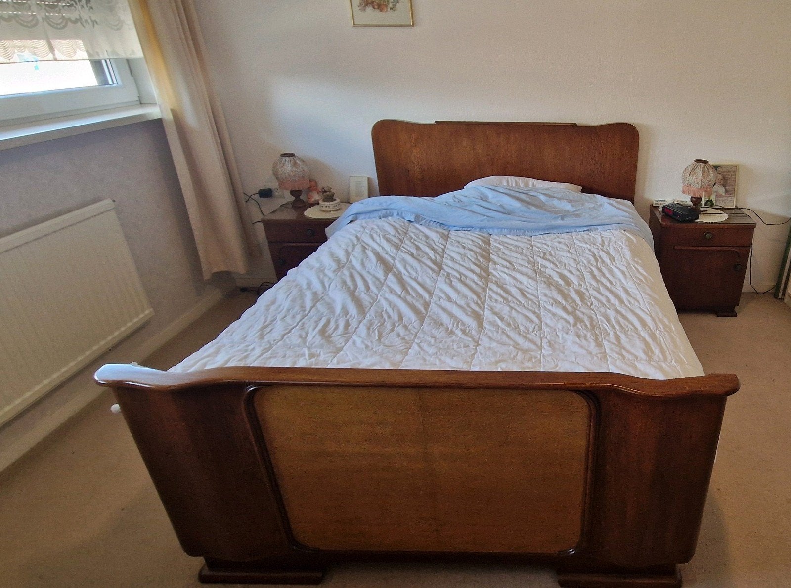 ZEER MOOIE ANTIEKE BEWERKTE MASSIEF HOUTEN EN GERESTAUREEDE, Ophalen, Zo goed als nieuw