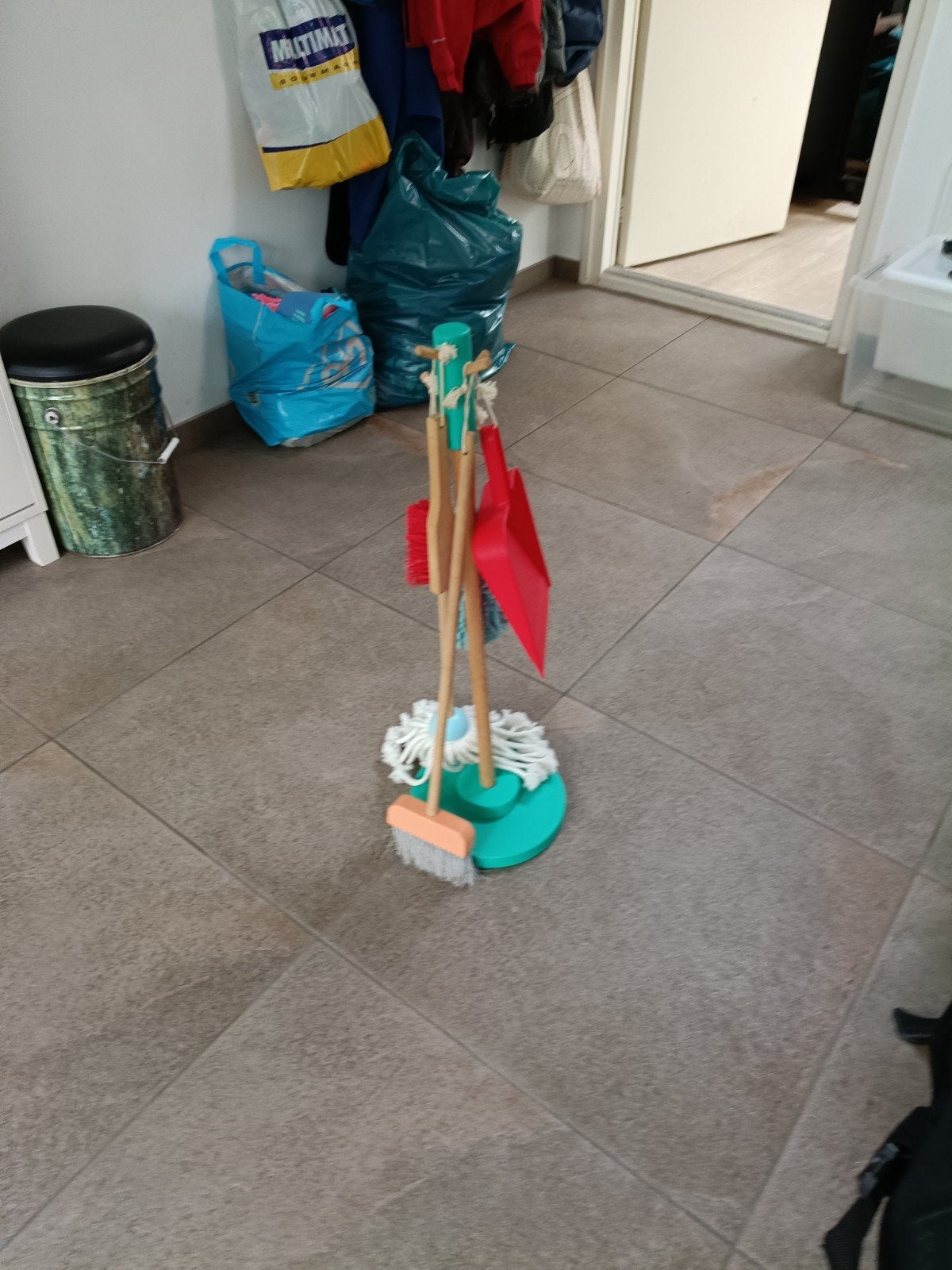 Houten speelgoed schoonmaakset met standaard, Ophalen of Verzenden, Gebruikt, Jongen of Meisje