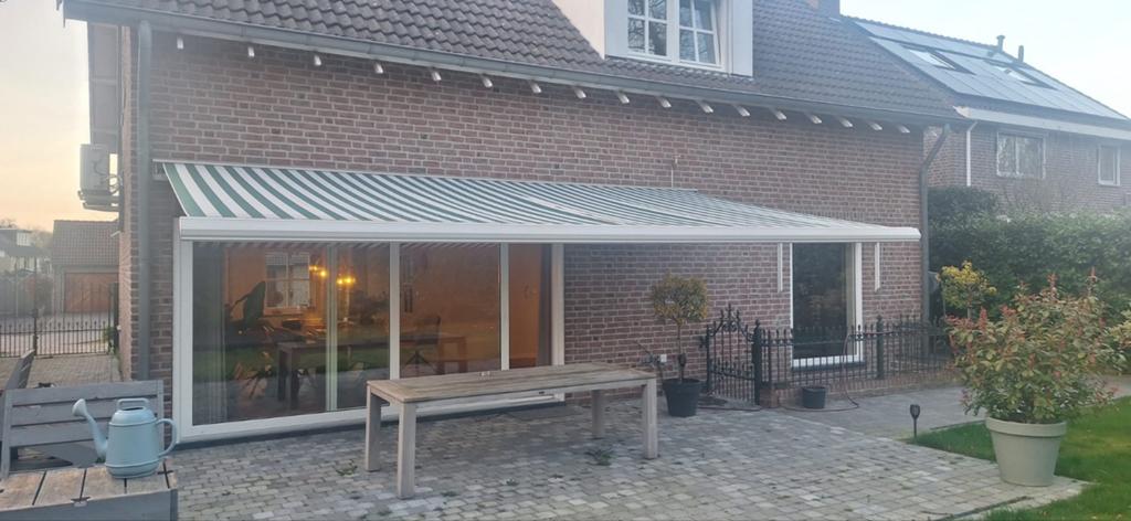 Elektrisch zonnescherm groen wit knikarmscherm, Ophalen, Gebruikt, 450 cm of meer, Elektrisch