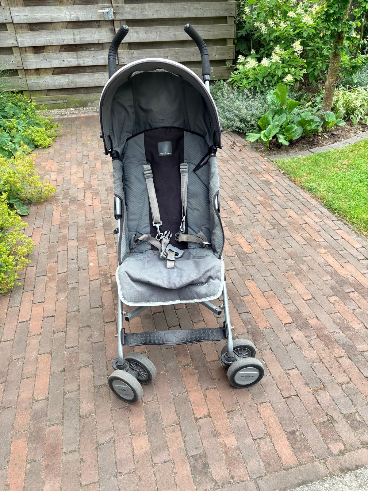 Maclaren buggy met netje - Loopt nog soepel, Kinderen en Baby's, Buggy's, Ophalen, Gebruikt, Maclaren
