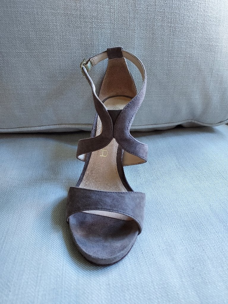 Mooie bruin suede schoentjes, UNISA     maat 36, Bruin, Verzenden, Zo goed als nieuw, Schoenen met hoge hakken