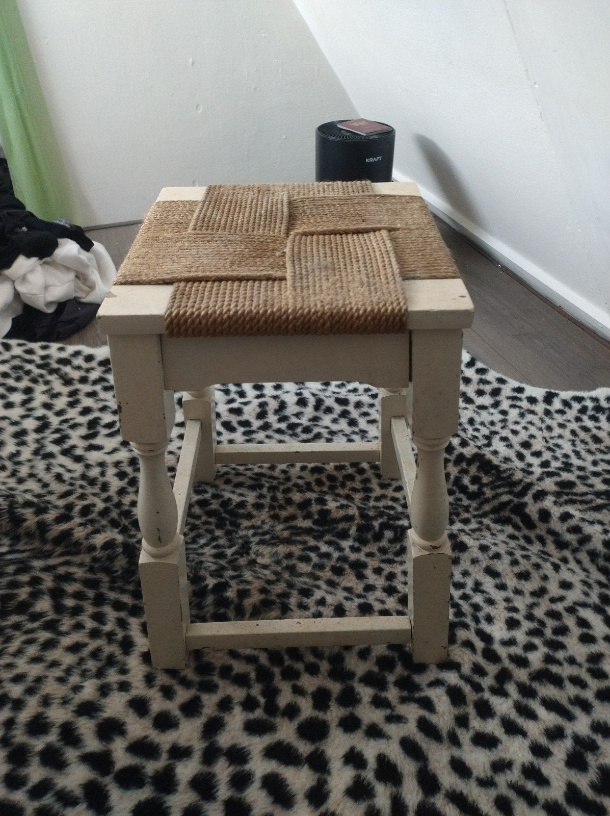 Mooi houten krukje met touwen bovenkant., Ophalen of Verzenden, Gebruikt, Hout