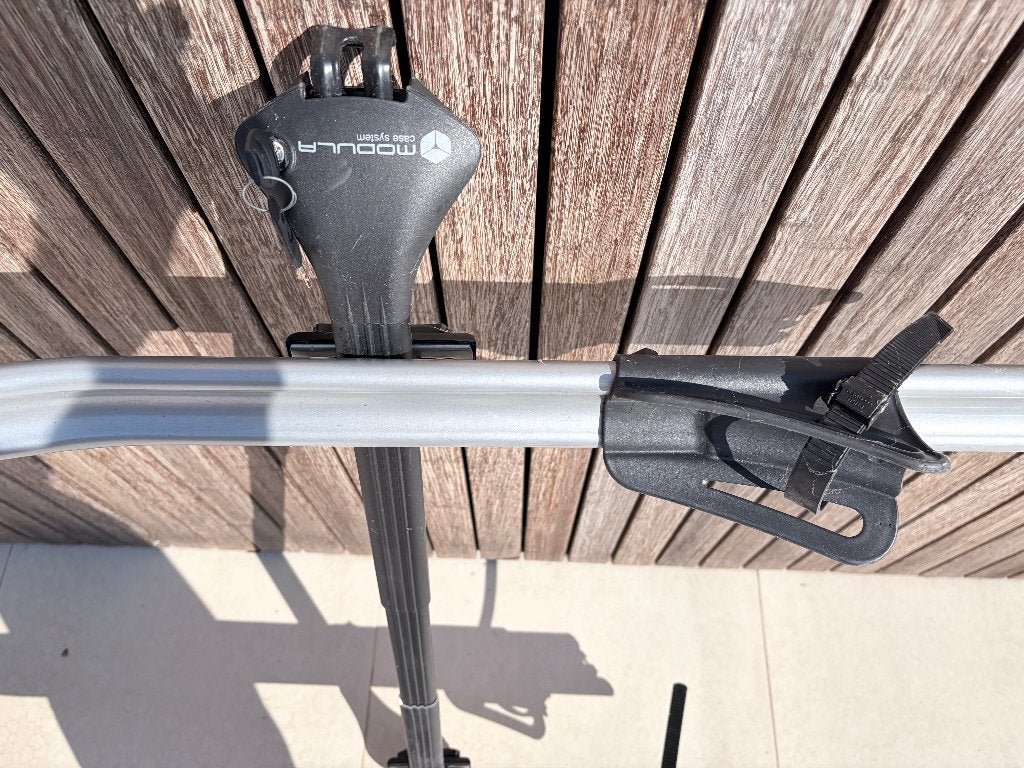 Universele dakrail dragers met twee fietsdragers, Ophalen, Zo goed als nieuw