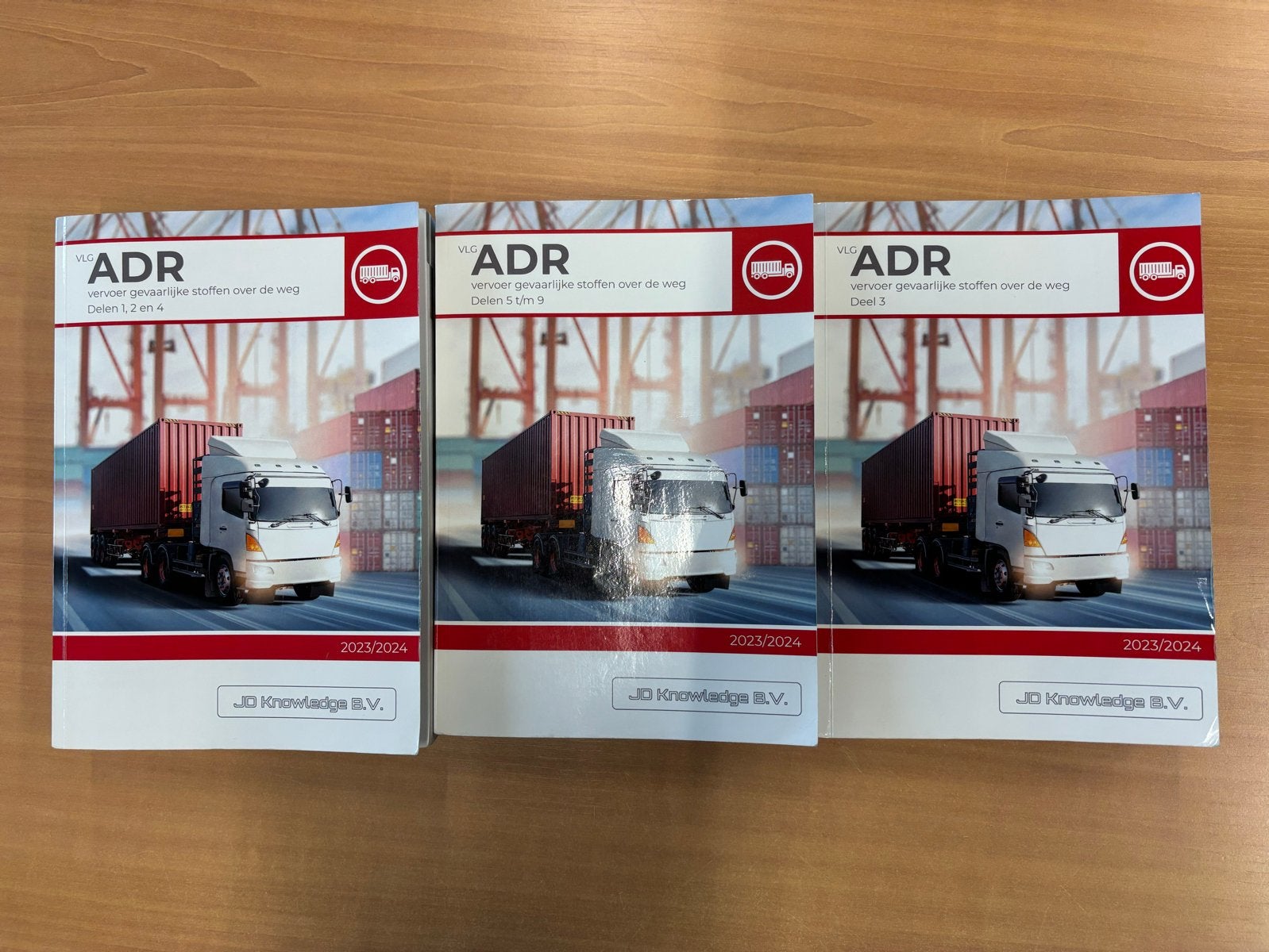 ADR boeken 2023/2024 - Vervoer Gevaarlijke Stoffen, Ophalen of Verzenden, Zo goed als nieuw, Overige onderwerpen