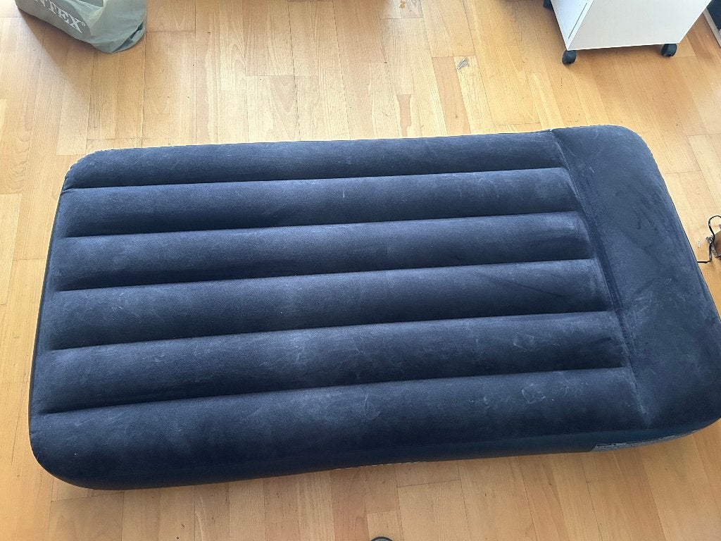 Intex Luchtbed met Ingebouwde Pomp - 1 Persoon, Ophalen, Ingebouwde pomp, Gebruikt, 1-persoons