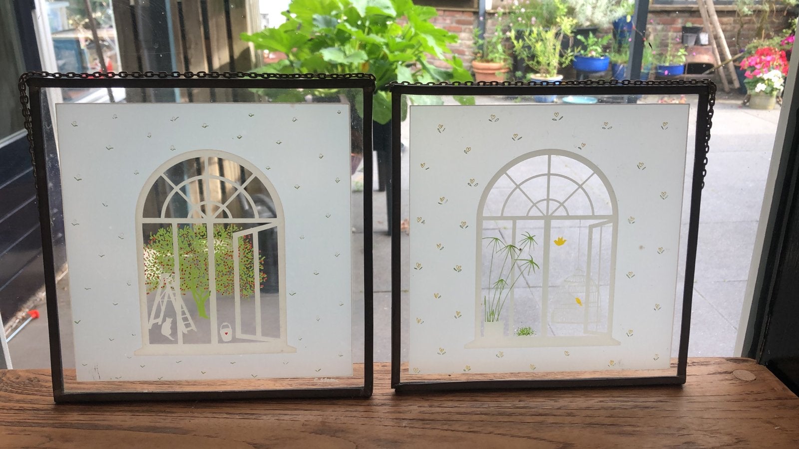 Coos Storm set van 2 decoratieve glas-in-lood raamhangers, Gebruikt, Meerkleurig, Verzenden, Overige stijlen