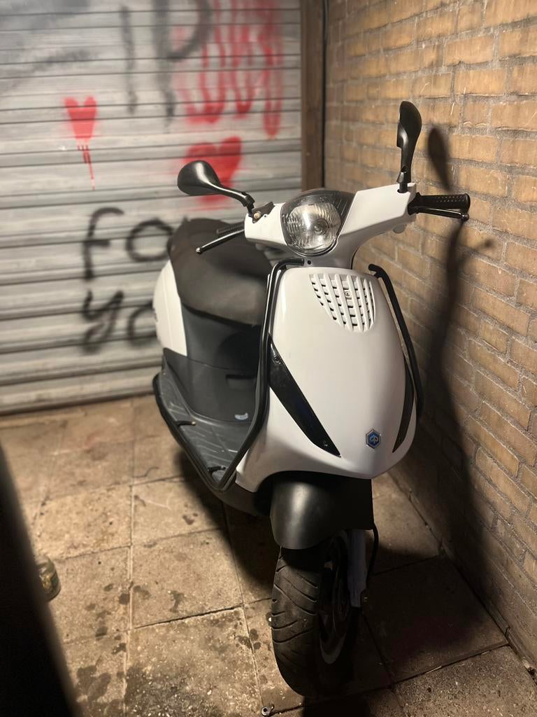 piaggio zip 2 takt 50cc helemaal standaard 2005 frame, Tweetakt, Gebruikt, Maximaal 45 km/u, Zip