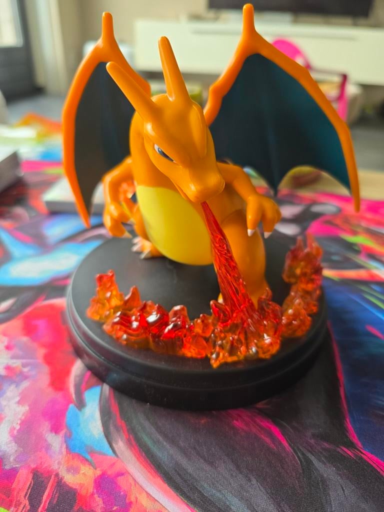 Charizard beeldje - Pokémon figuur met vuureffect, Ophalen of Verzenden, Zo goed als nieuw