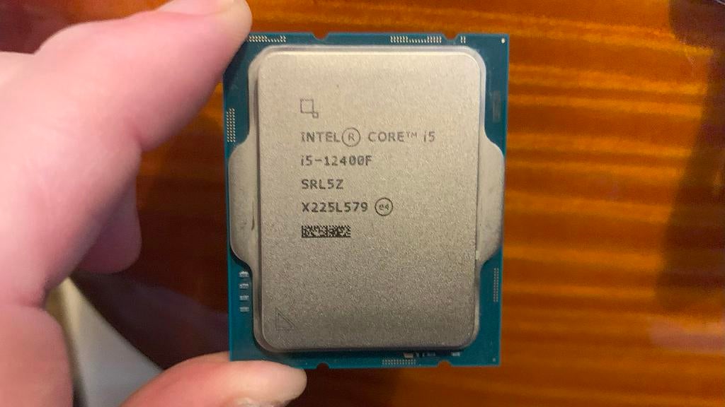 I5 12400f + coolermaster hyper 212, Computers en Software, Processors, Ophalen of Verzenden, Zo goed als nieuw, 3 tot 4 Ghz