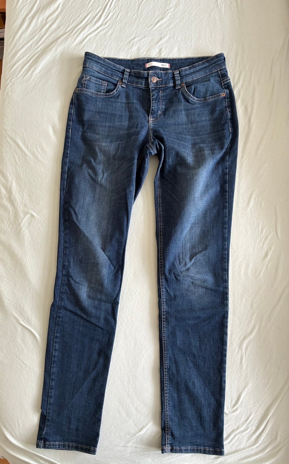 MAC damesjeans donkerblauw  Carrie Pipe mt 40 L34, Ophalen of Verzenden, Gedragen, Blauw, W30 - W32 (confectie 38/40)