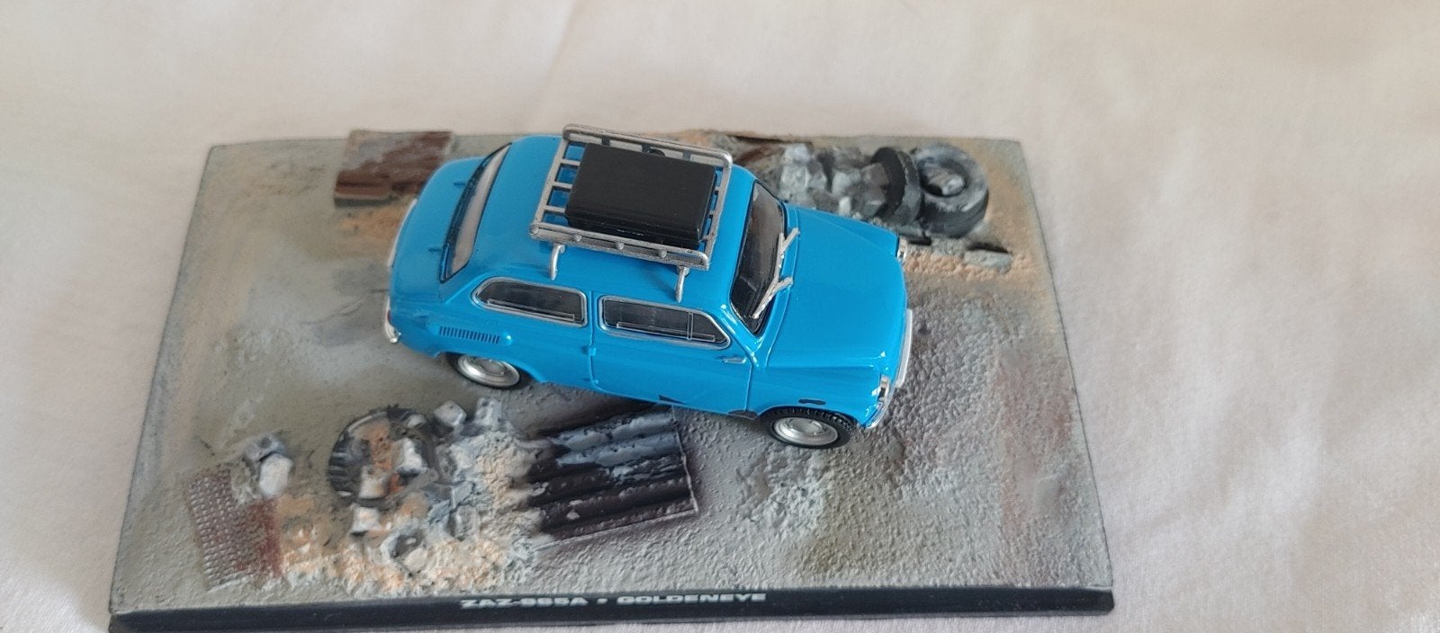 James bond Collection 1:43 ZAZ 967A, Verzenden, Zo goed als nieuw, Auto, Overige merken