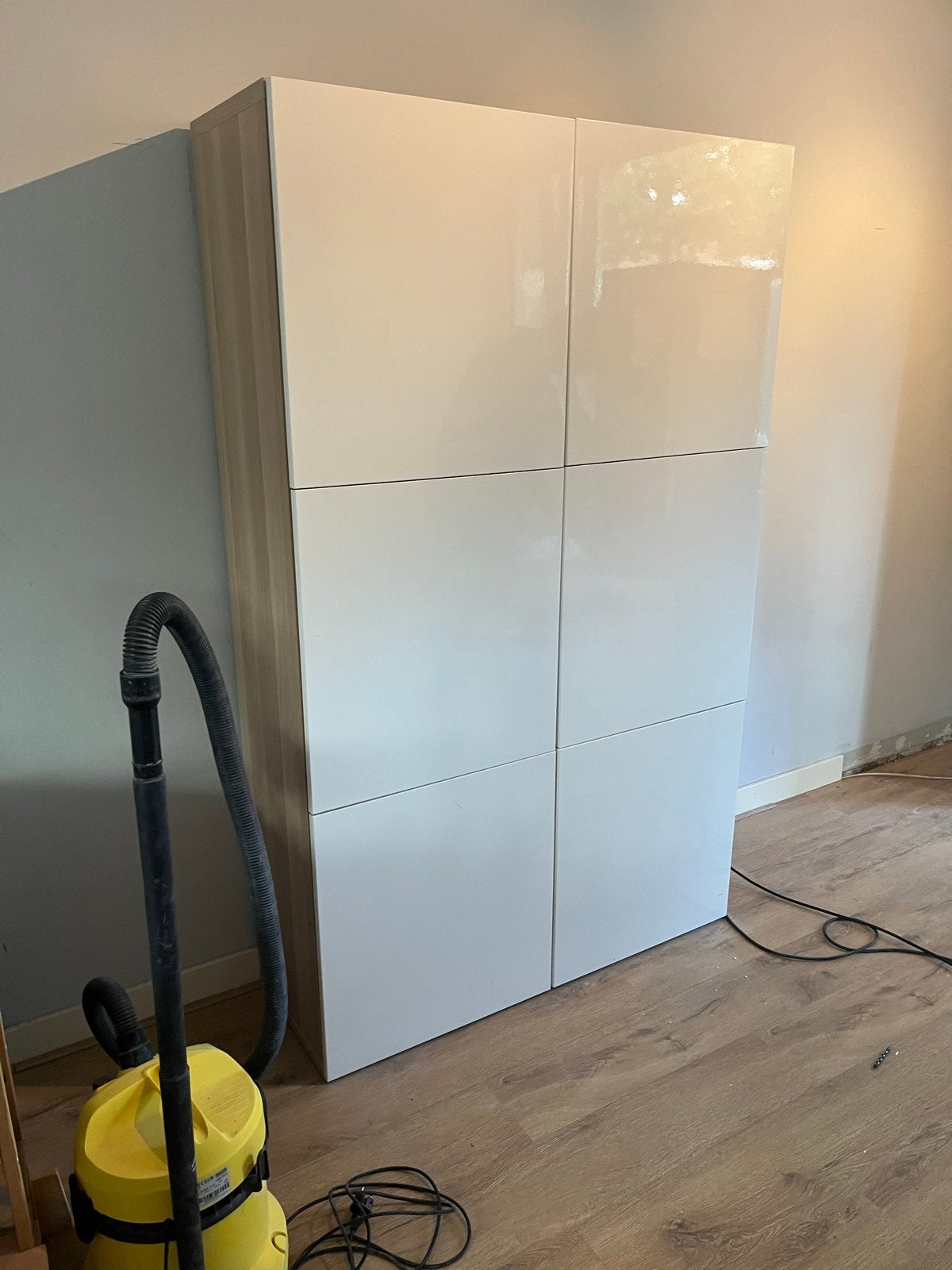 Ikea Besta Dressoirkast Hoogglans Wit 120x42x193 cm, Ophalen, Kunststof, Gebruikt, 100 tot 150 cm