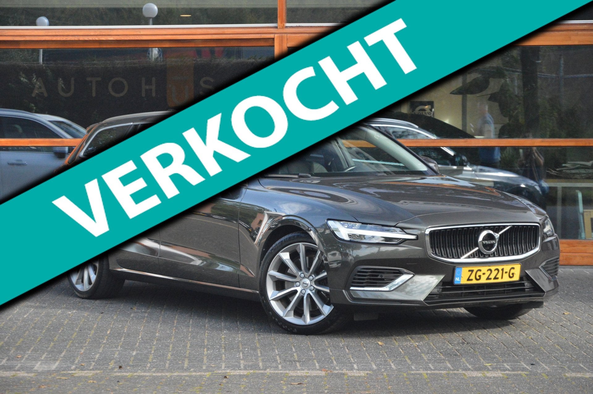 Volvo V60 T5 Momentum| Trekhaak| Camera | BLIS | Adaptive Cr, 4 cilinders, 1969 cc, 93 €/maand, 750 kg