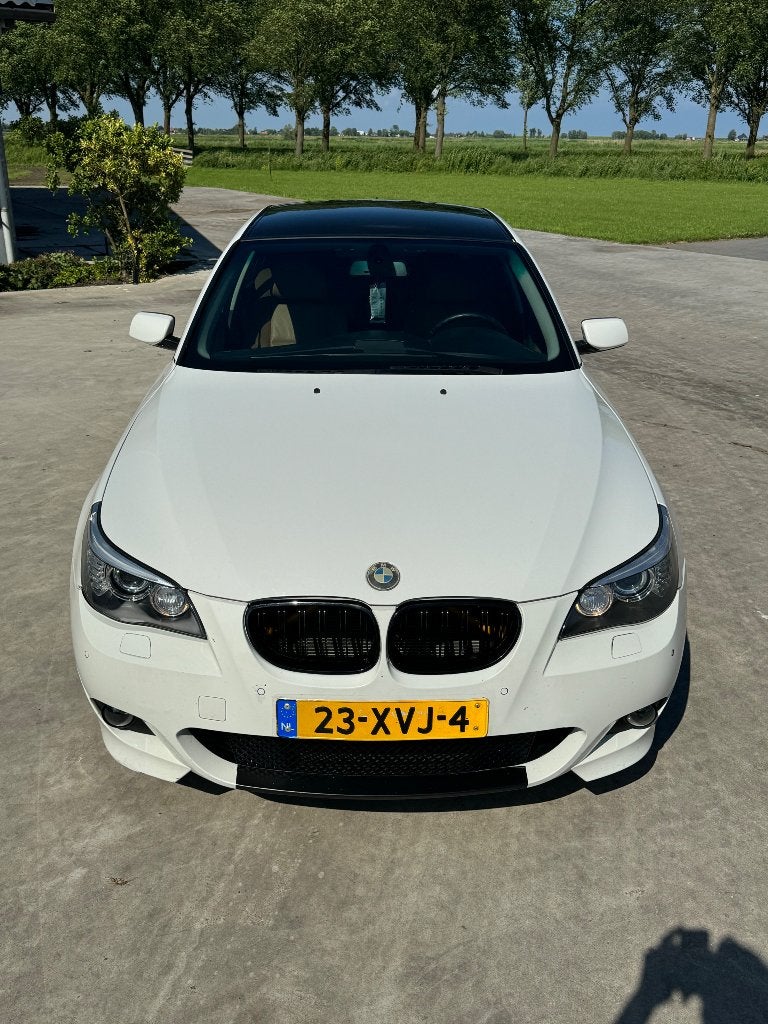 BMW 5-Serie 3.0 530D AUT 2008 Wit, Auto's, Automaat, Achterwielaandrijving, Wit, Leder