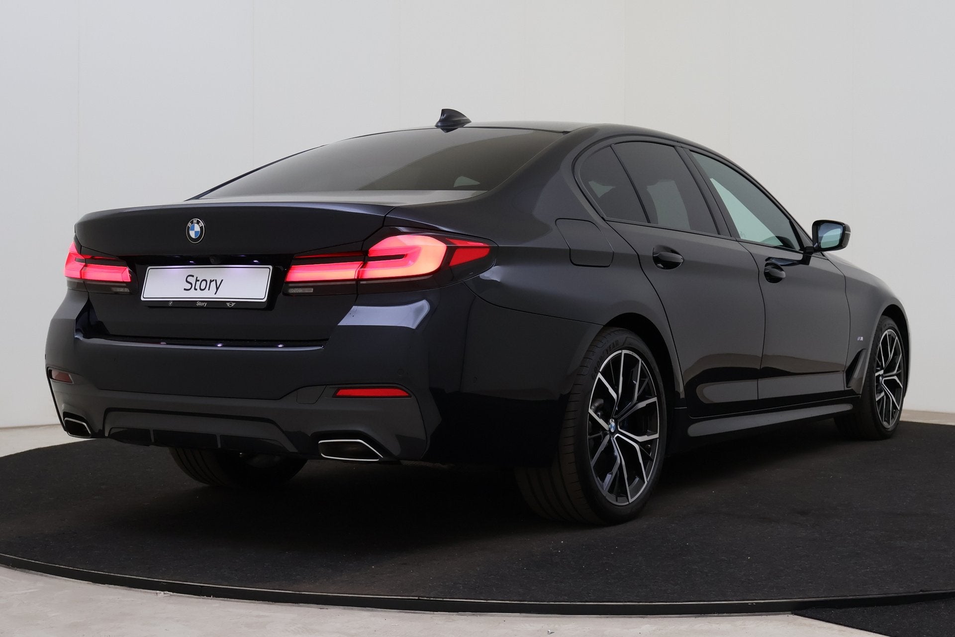 BMW 5 Serie 520e High Executive M Sport Automaat / Laserligh, Achterwielaandrijving, Gebruikt, 4 cilinders, Met garantie (alle)