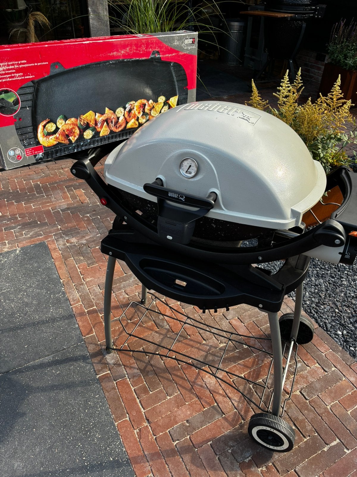 Hele nette gebruikte Weber Q200 gas bbq met vele extra’s, Ophalen, Gebruikt