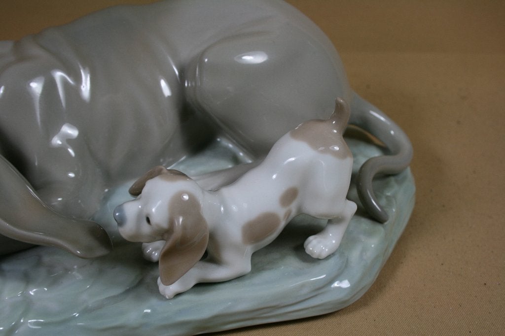 Groot Spaans porseleinen beeld Nao Lladro hond met pup, Antiek en Kunst, Ophalen of Verzenden