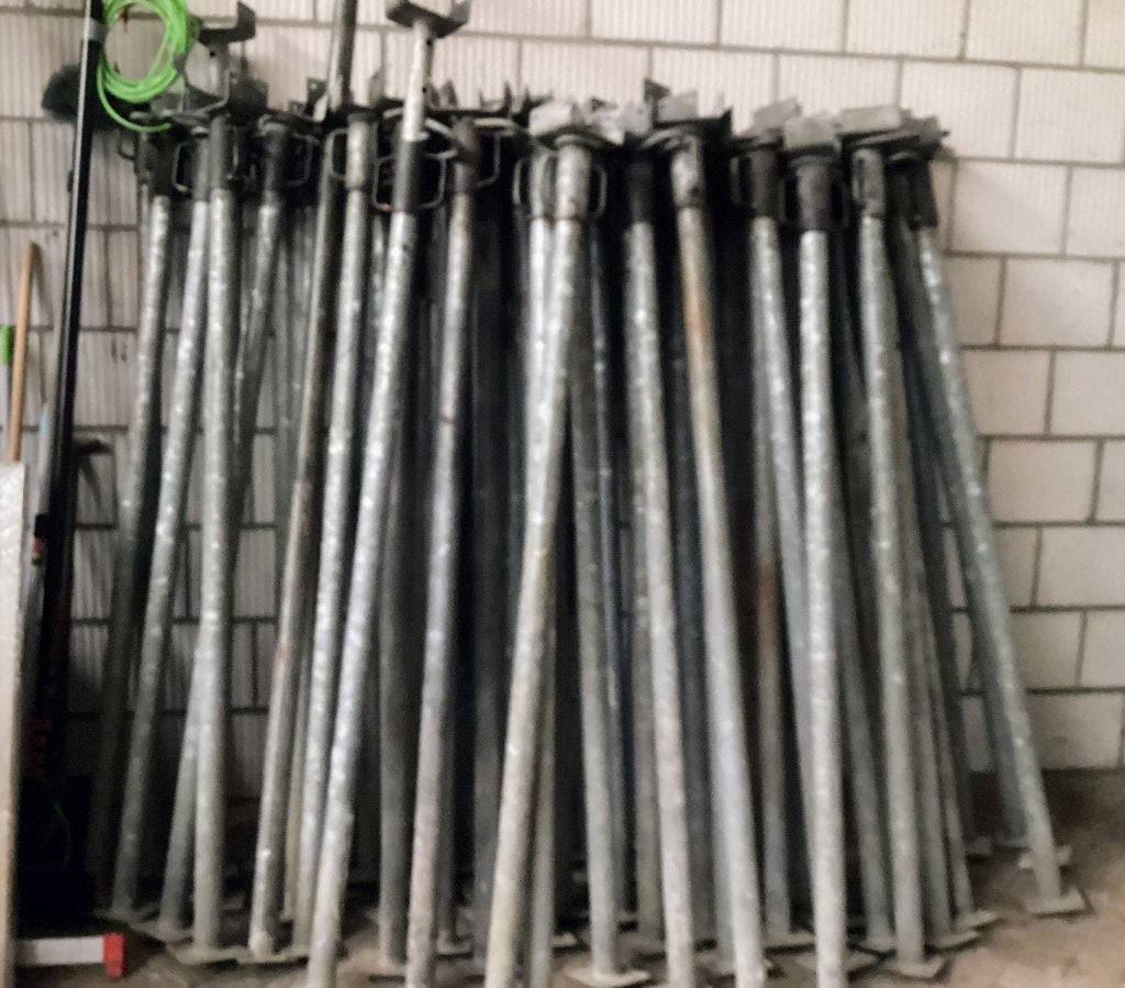 Te koop: Verzinkte schroefstempels 62 stuks voor € 1.200,--, Ophalen, Gebruikt, Overige typen, 2 tot 5 meter