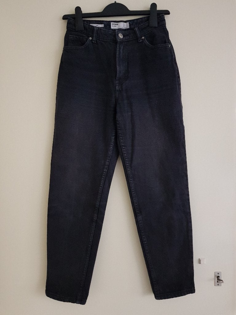 Spijkerbroek / jeans dames -- maat XS / 34 -- Denim Bershka, Zwart, Ophalen of Verzenden, Zo goed als nieuw, W27 (confectie 34) of kleiner