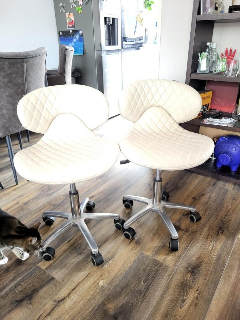 Crème kleurige nagelstudio stoelen, Ophalen of Verzenden