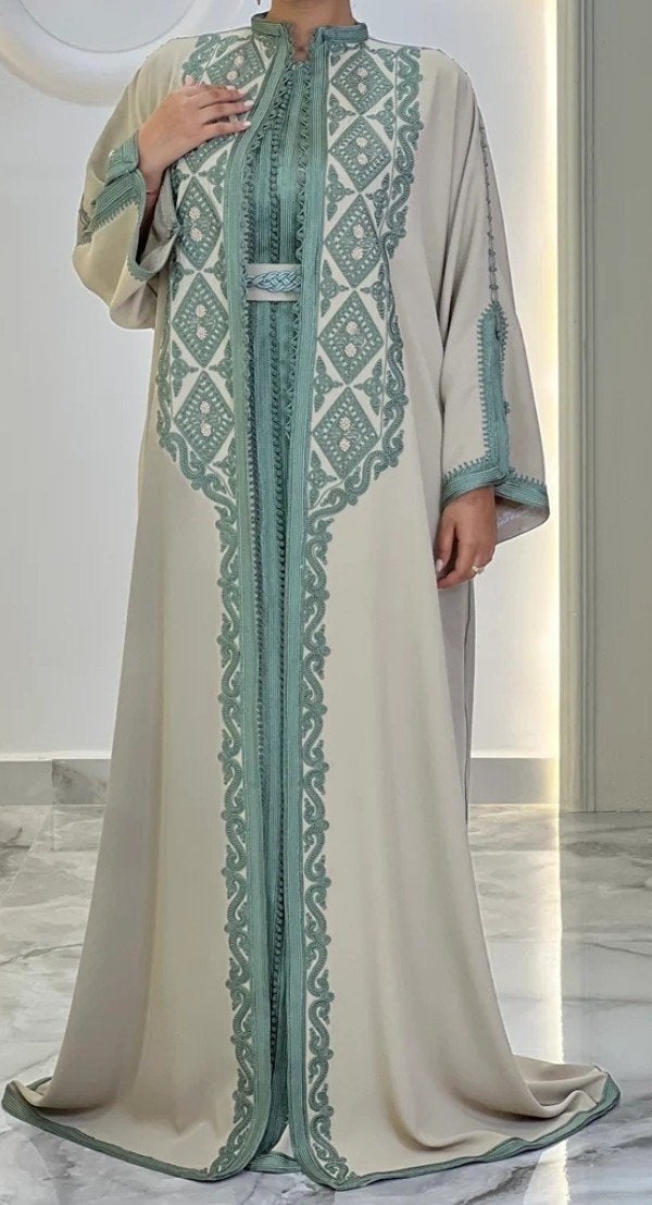 Elegante Marokkaanse Kaftan met Borduurwerk, Beige, Maat 46/48 (XL) of groter, Ophalen of Verzenden, Onder de knie
