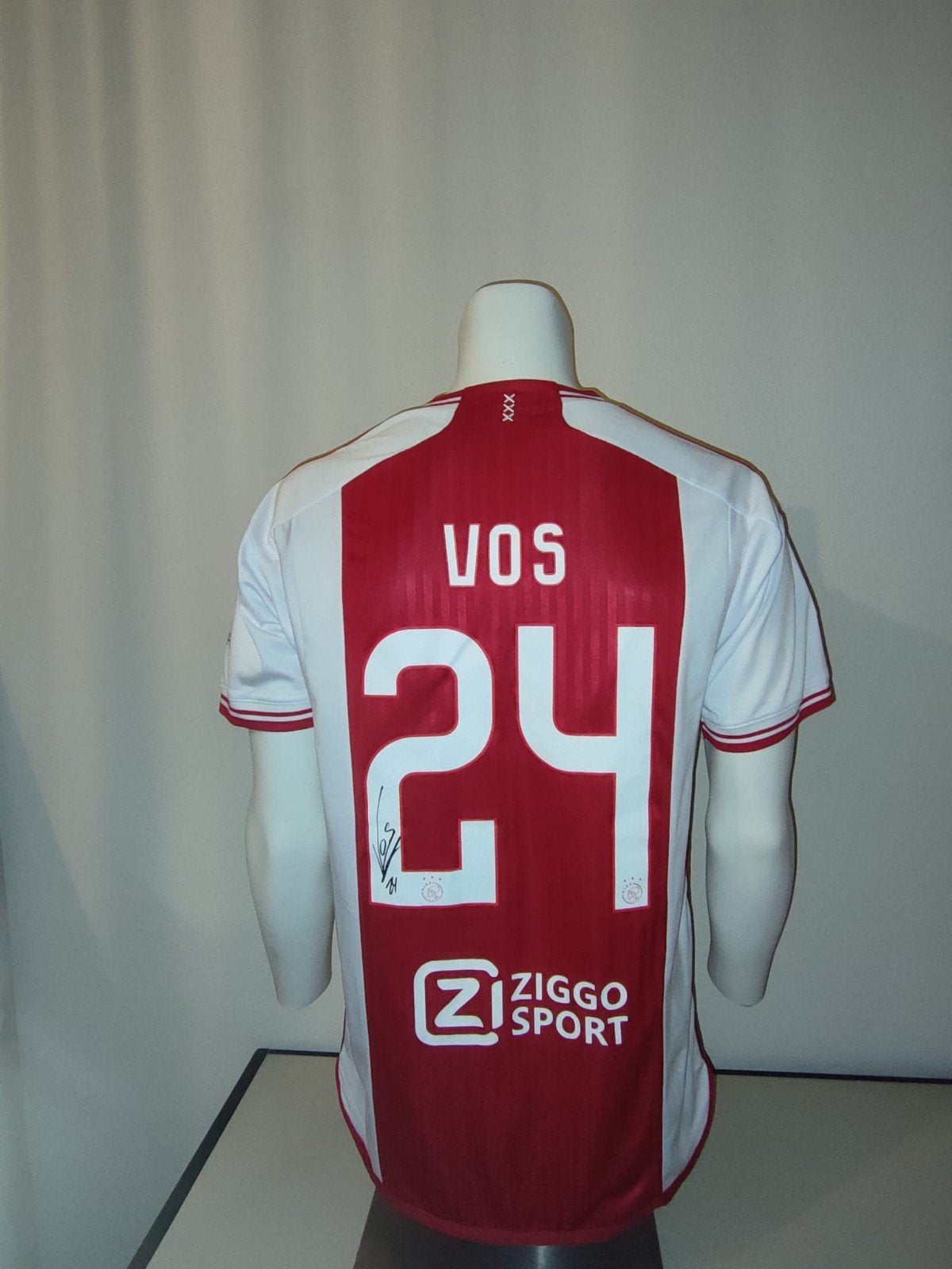 Ajax shirt gesigneerd door Silvano Vos met coa, Verzamelen, Sportartikelen en Voetbal, Ophalen of Verzenden, Nieuw, Ajax, Shirt
