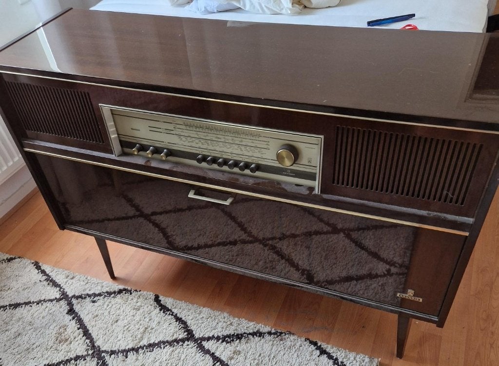 radio/platenspeler-meubel